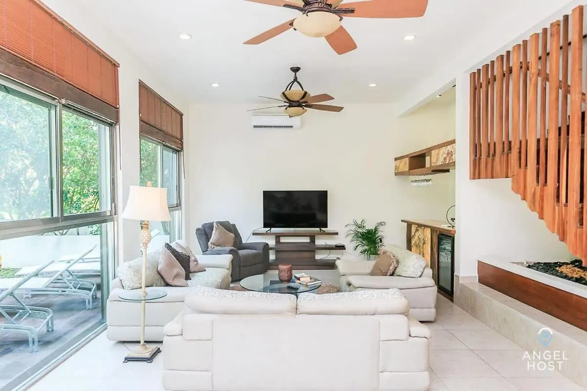 Villa With Private Pool & Large Garden In Playacar 신데 델 카르멘