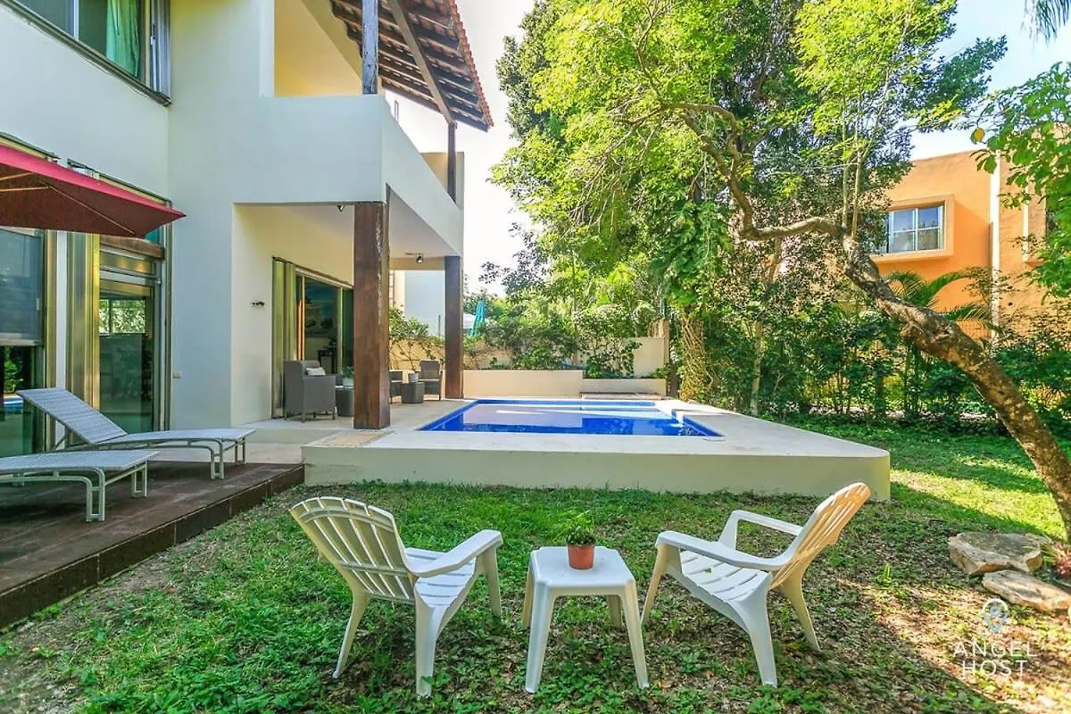 Villa With Private Pool & Large Garden In Playacar 신데 델 카르멘