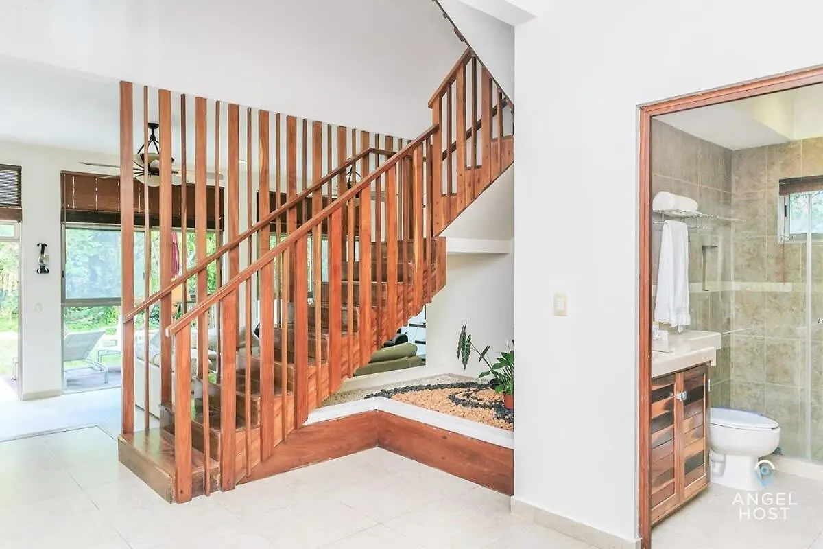 Villa With Private Pool & Large Garden In Playacar 普拉亚卡门