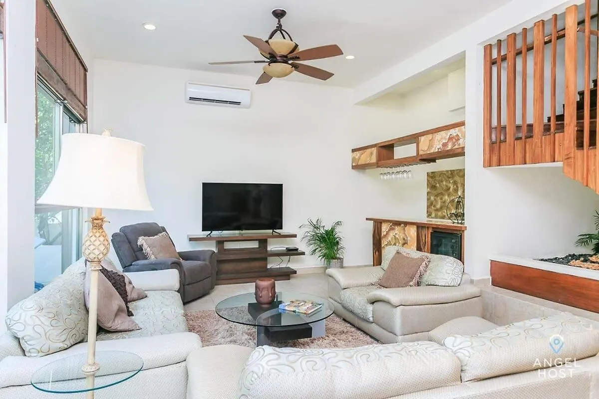 Villa With Private Pool & Large Garden In Playacar 普拉亚卡门