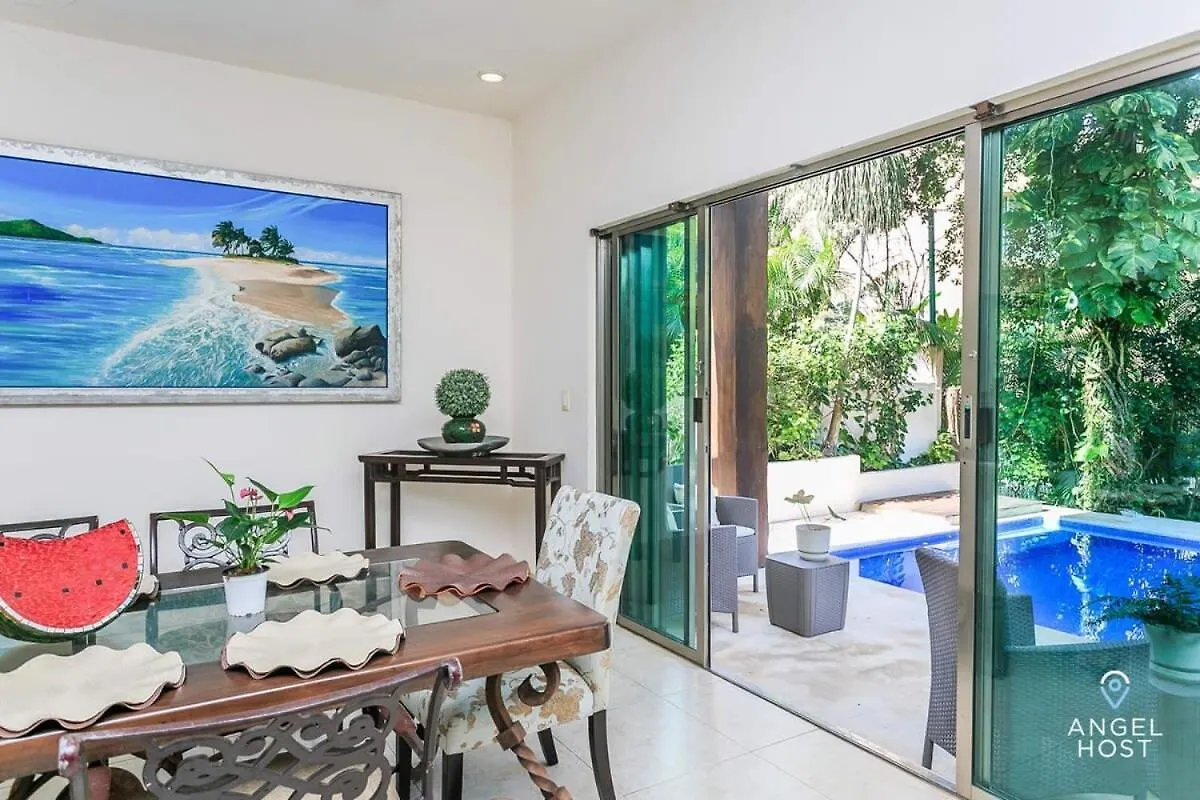 Villa With Private Pool & Large Garden In Playacar 普拉亚卡门